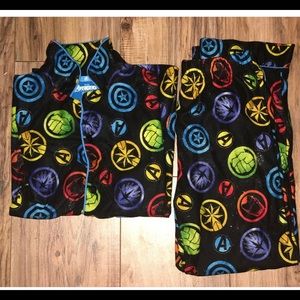 Boys 2-Piece Avengers Pajama Set Size 8